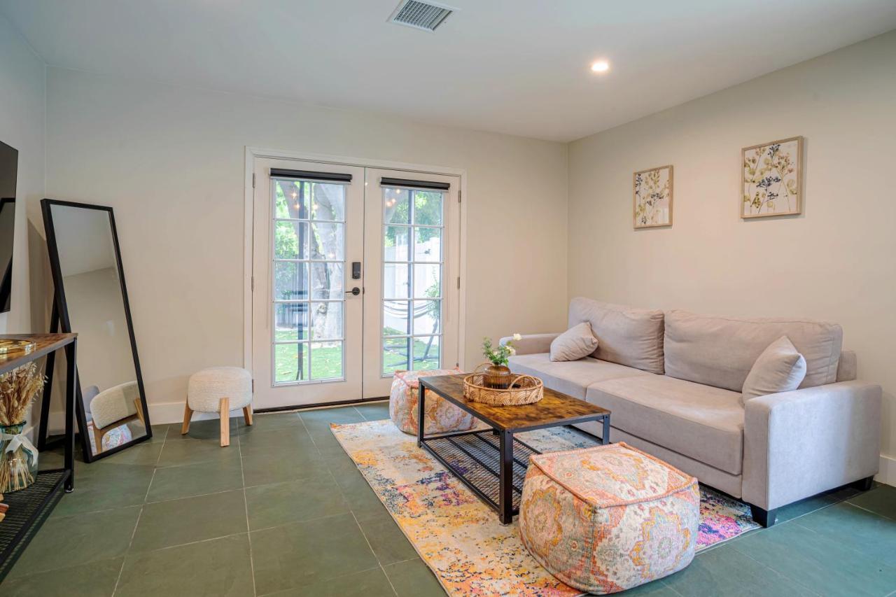 Serene 1 Bed Guest House With Patio Sleeps 6 Los Ángeles Exterior foto